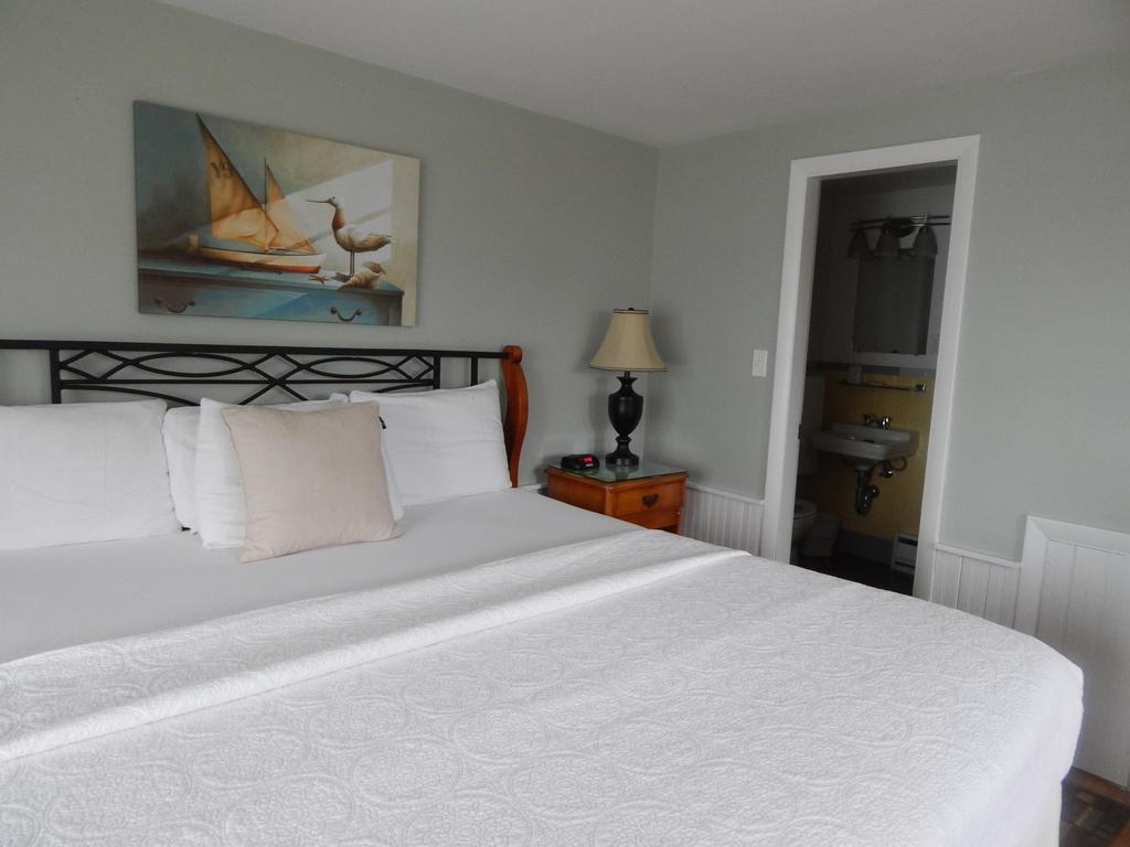 Eagle House Beachside Motel Rockport Room photo